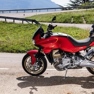 Mootorratas Moto Guzzi V100 Mandello Rosso Magma