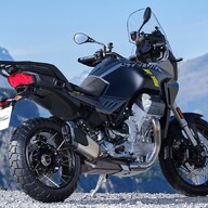 Mootorratas Moto Guzzi Stelvio 1000